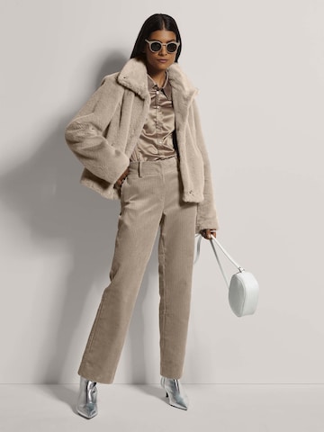 MADELEINE Tussenjas in Beige