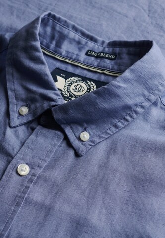 Coupe regular Chemise Superdry & Co en bleu