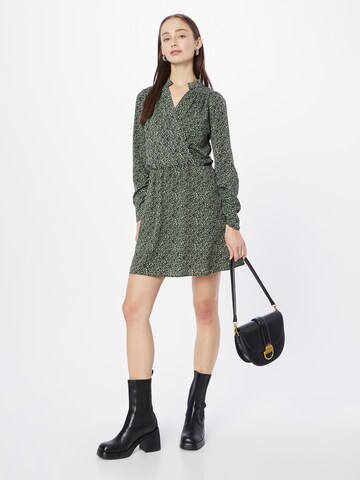 Robe AX Paris en vert