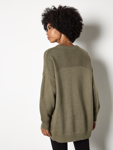 Apricot Sweater ' ' in Green