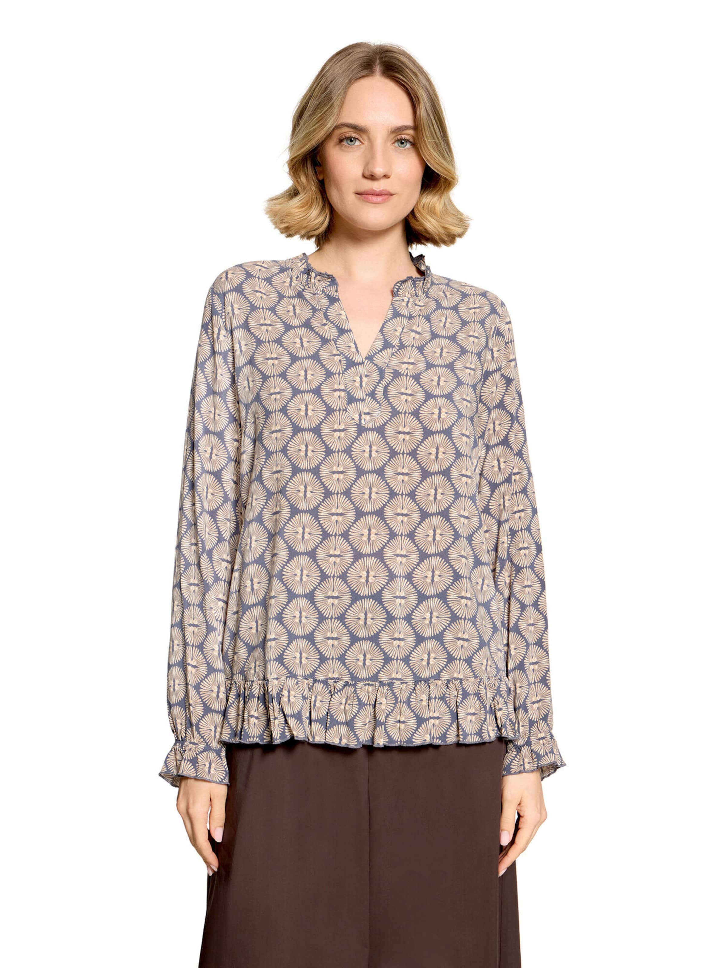 Cartoon Blouse in Blue: front