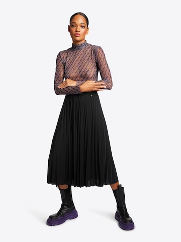 Rich & Royal Skirt in Black