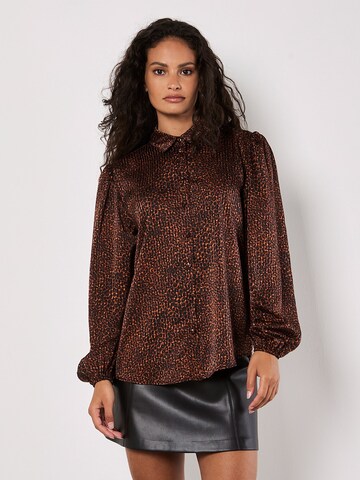 Chemisier Apricot en marron : devant