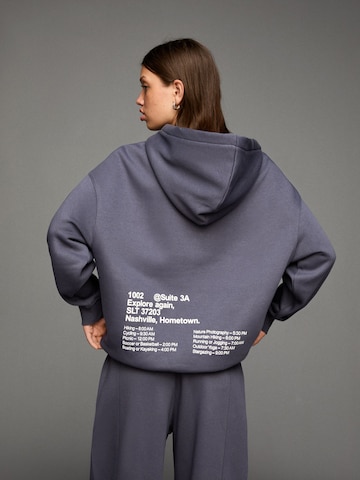 BershkaSweater majica - siva boja