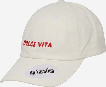 On Vacation Club Cap in White: front
