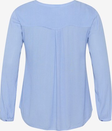 KAFFE CURVE Bluzka 'Ami' w kolorze niebieski