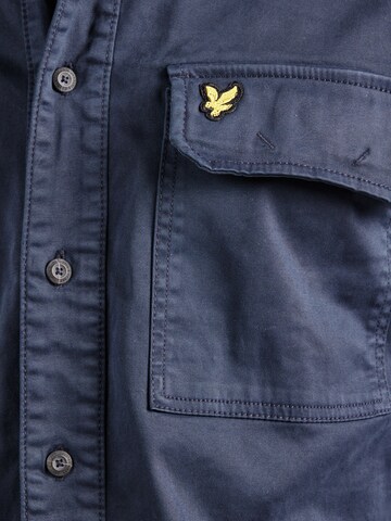 Coupe regular Chemise Lyle & Scott en bleu