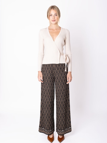 IVKO Woman Regular Trousers in Black: front