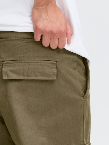 !Solid Regular Cargohose ' SDLIAM CARGO ' in Grün