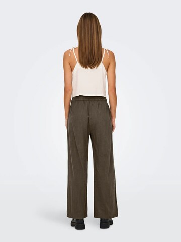 regular Pantaloni di ONLY in marrone