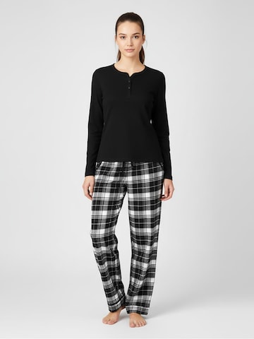 La V Pyjama in Zwart