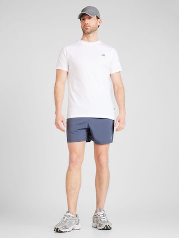 T-Shirt 'Sport Essentials' new balance en blanc