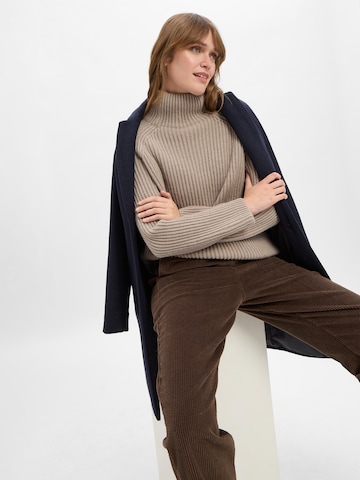 DRYKORN Sweater 'Arwen' in Beige