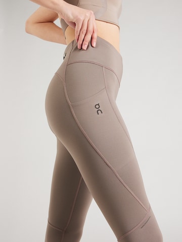 Skinny Pantaloni sportivi di On in grigio