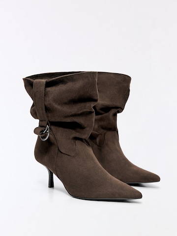 Bottines Bershka en marron : devant