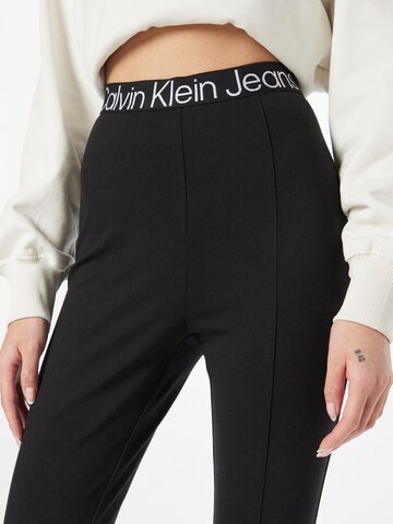 Calvin Klein Jeans Skinny Legíny - Čierna