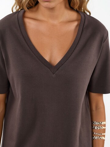 Busem T-Shirt in Braun