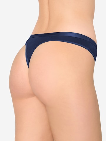 Nur Die String in Blau