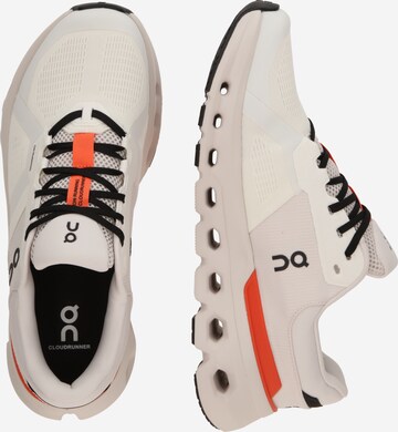 On Running shoe 'CLOUDRUNNER 2' in White