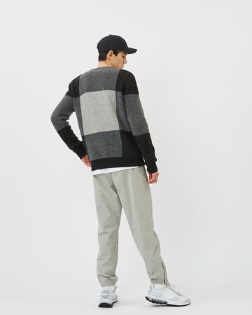 minimum Pullover in Grau