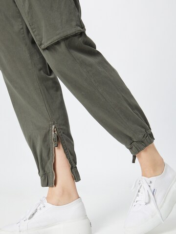 Oasis Дънки Tapered Leg Карго панталон в зелено