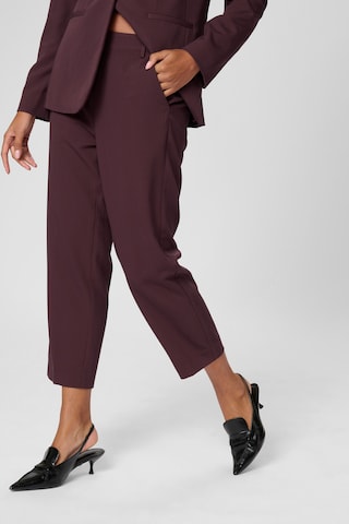 Kaffe Regular Broek 'KASakura' in Rood: voorkant