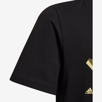 ADIDAS SPORTSWEAR - Camisa funcionais 'Graphic' em preto