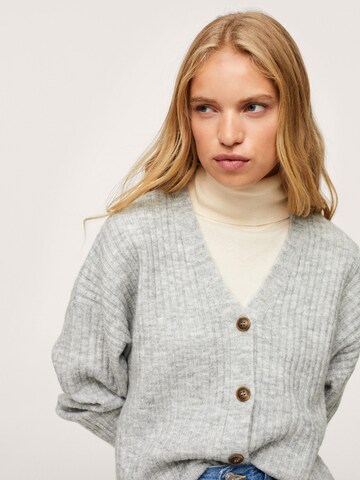 MANGO Strickjacke 'Picky' in Grau