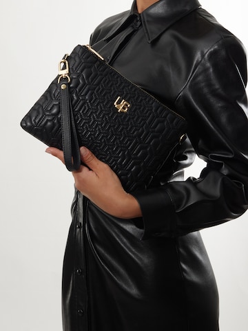 4US Clutch in Black