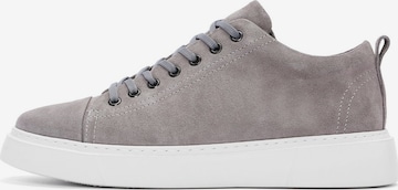 Sneaker bassa di Derimod in grigio: frontale