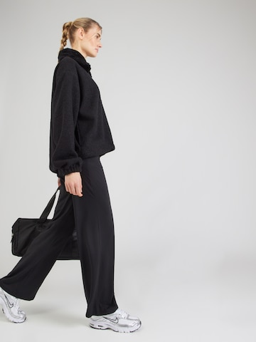 Aim'n Athletic Sweater in Black