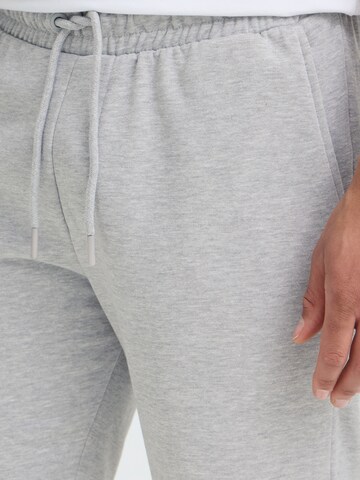 BLEND Szabványos Nadrág 'BHKarlos' - szürke