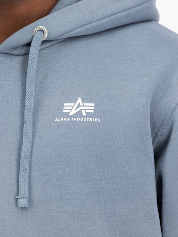 ALPHA INDUSTRIES Sweatshirt i blå
