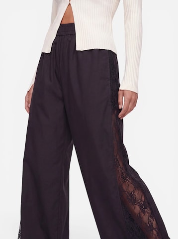 évasé Pantalon SNOBARIA en noir
