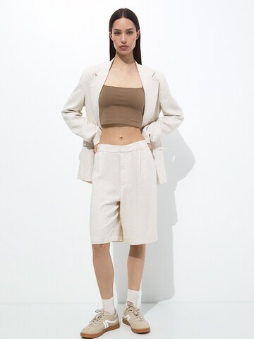 Pull&Bear Regular Pleat-front trousers in Beige