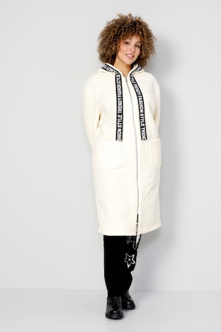MIAMODA Between-Seasons Coat in White: front