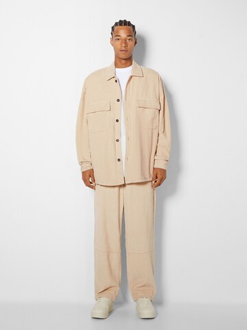 Bershka Loosefit Hose in Beige