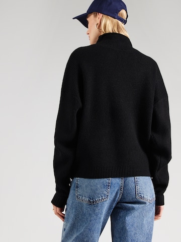 Superdry Svetr – černá
