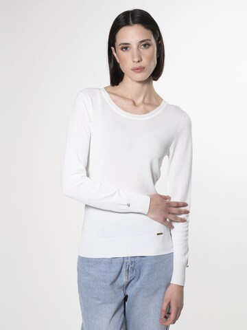 Pullover di Influencer in bianco: frontale