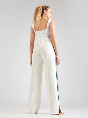 Wide Leg Pantalon ADIDAS ORIGINALS en blanc