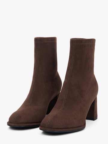 Ankle boots '24123-563' di Estro in marrone