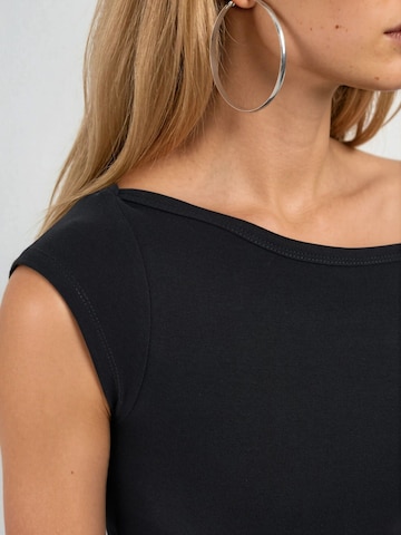 Busem - Blusa em preto