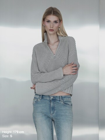 ENRAGE Oversized Sweater in Beige: front