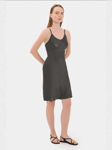 Hiccup Kleid in Schwarz