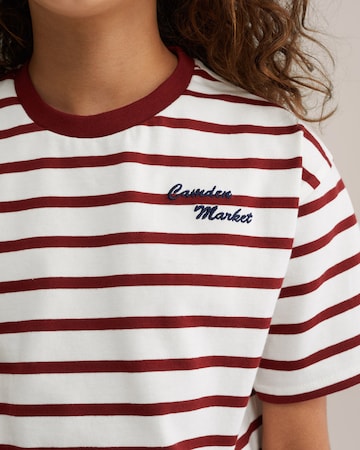 Tricou de la WE Fashion pe alb