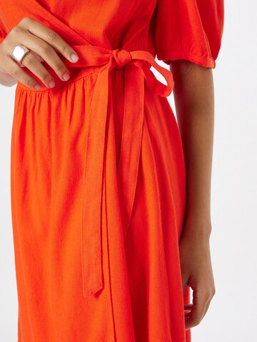 Robe 'JESMILO' VERO MODA en rouge