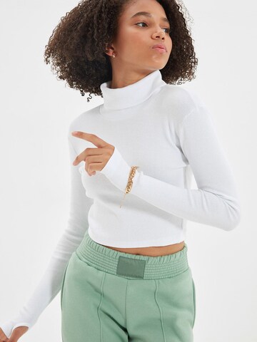 Trendyol T-shirt i vit