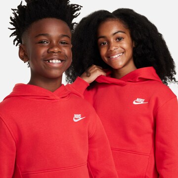 Nike Sportswear Sweatshirt 'Club Fleece' in Rood