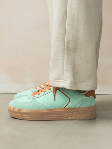 Next Sneaker in Grün
