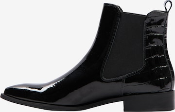 faina Chelsea Boots in Black: front